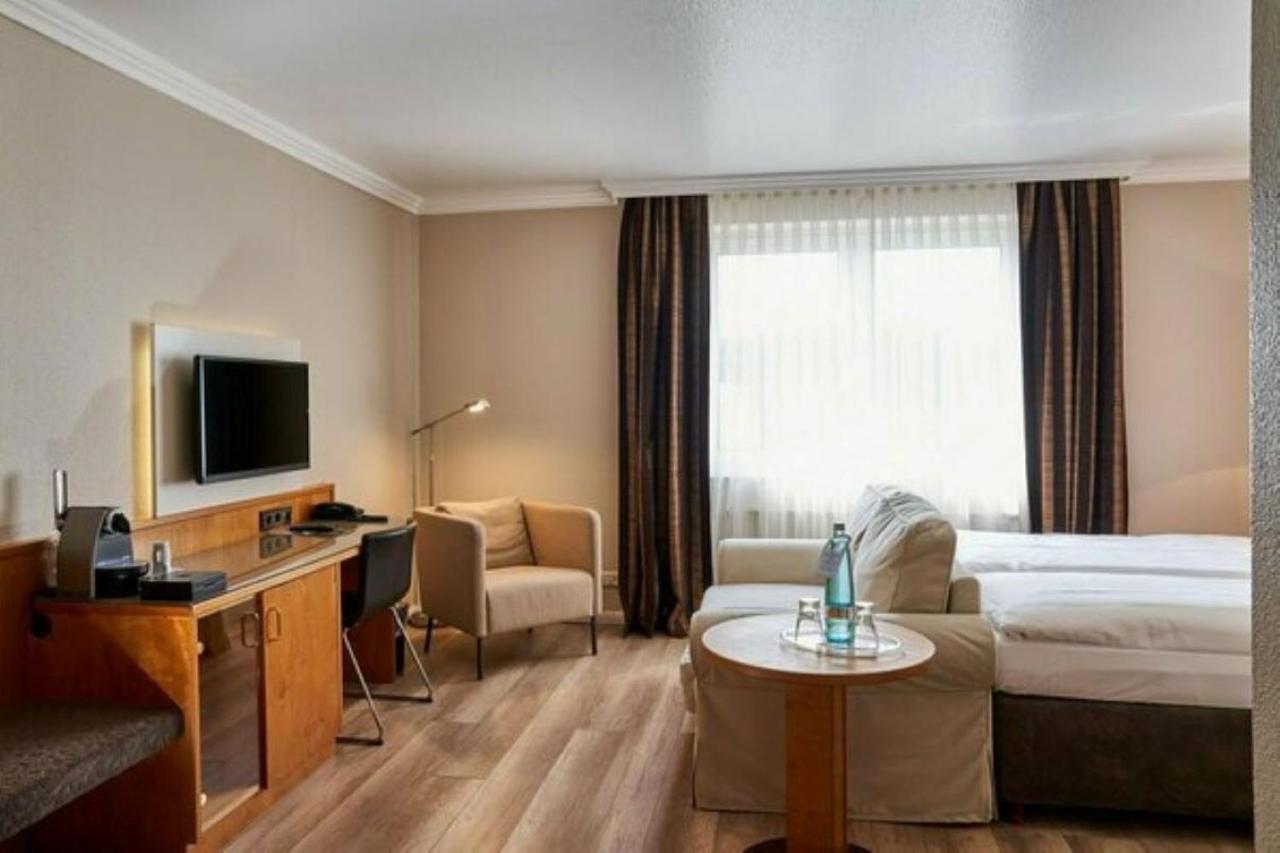 Hotel Wilhelm Busch Norderstedt Buitenkant foto