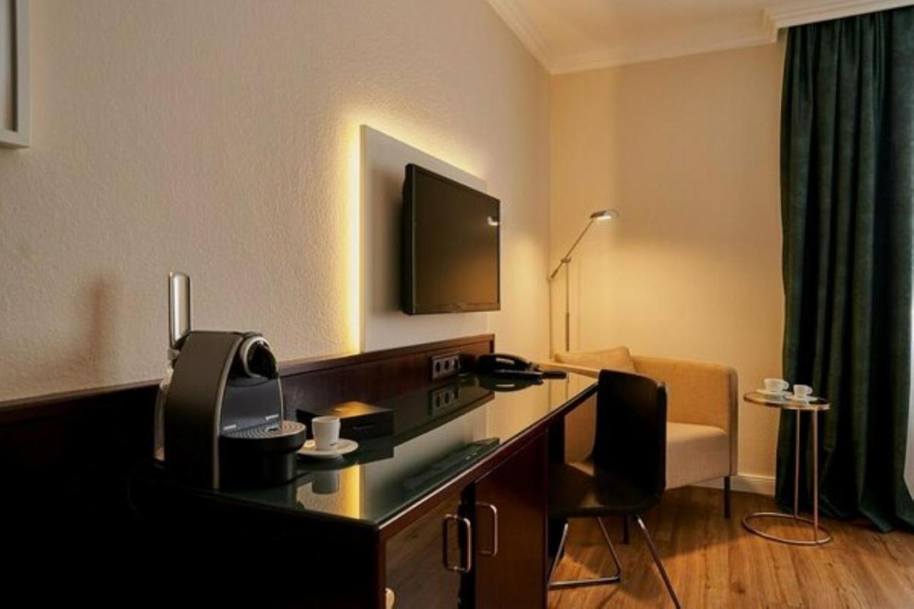 Hotel Wilhelm Busch Norderstedt Buitenkant foto