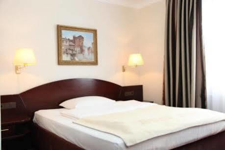 Hotel Wilhelm Busch Norderstedt Buitenkant foto